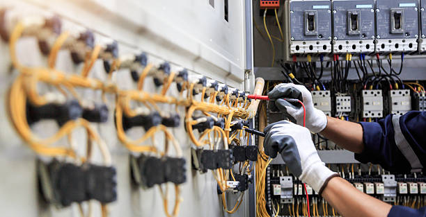 Professional Electrician technician working in Vidor, TX